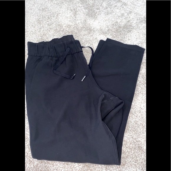 lululemon athletica Pants - Lululemon on the fly pant!